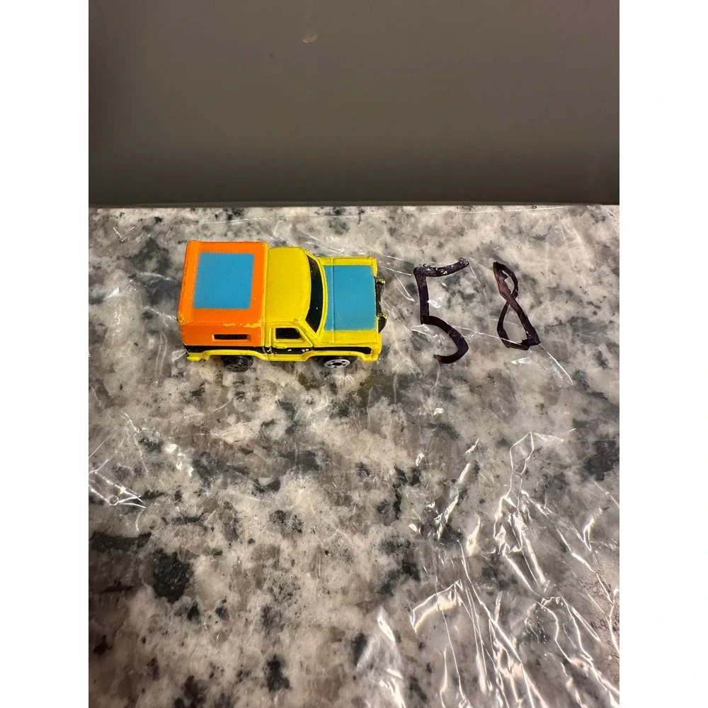Micro Machines Yellow Orange Truck Camper Playset Toy 58‎